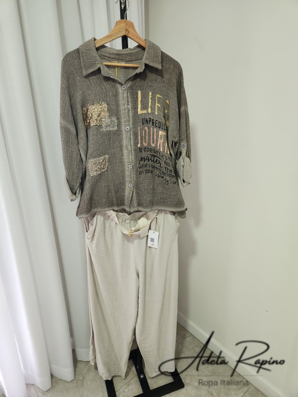 Pantalon con Cinto + Camisa con letras y detalles al frente