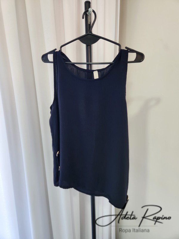 Musculosa con botones