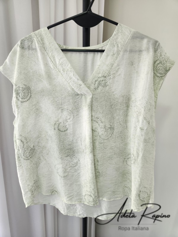 Remera mangas cortas cuello en V