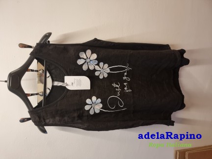 Musculosa con mariposas